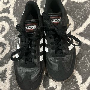 Boys indoor soccer shoes